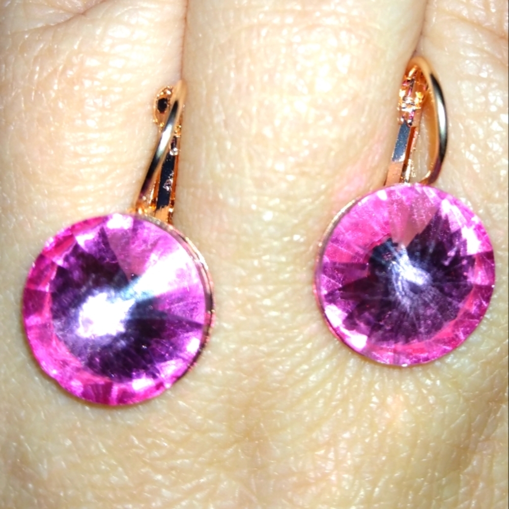 NEW! Gorgeous Round Pink Crystal Earrings - Picture 6 of 6